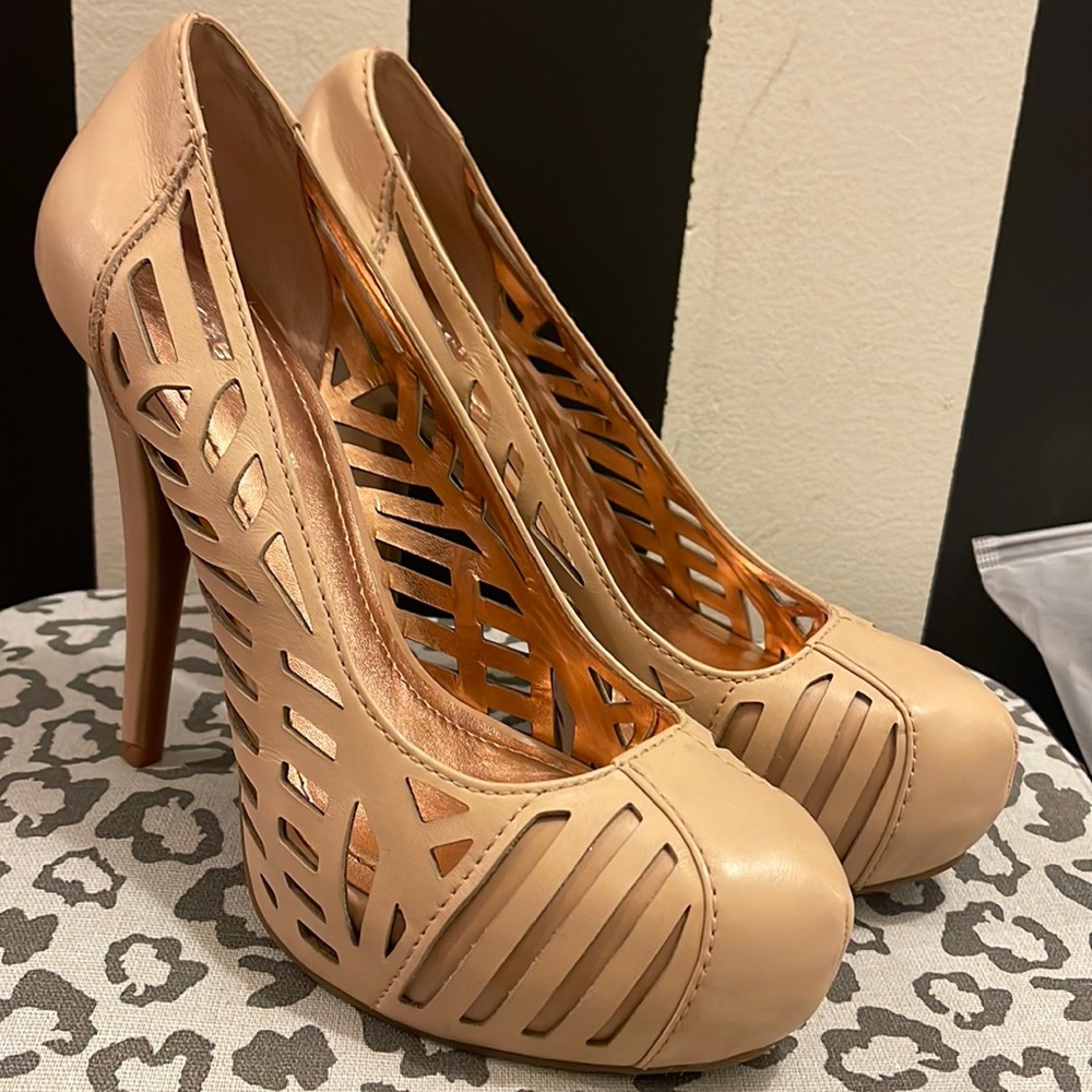 BCBG heels